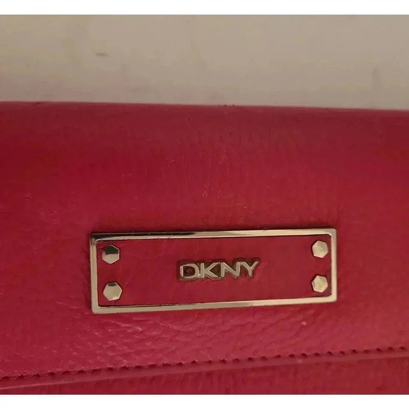 VINTAGE DKNY DONNA KARAN TRIFOLD PINK LEATHER WALLET - Picture 5 of 8